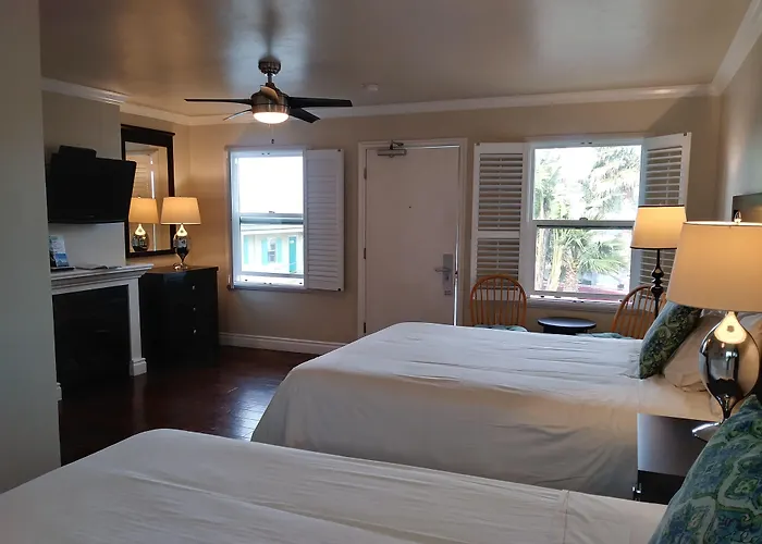 Family Hotel: Beach Bungalow Inn And Suites